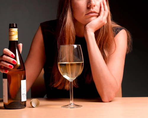Анонимное лечение женского алкоголизма в Гатчине